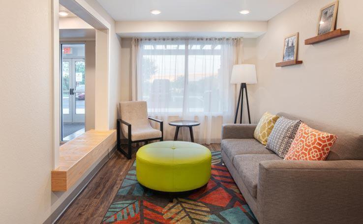 Woodspring Lackland/sea World Hotel